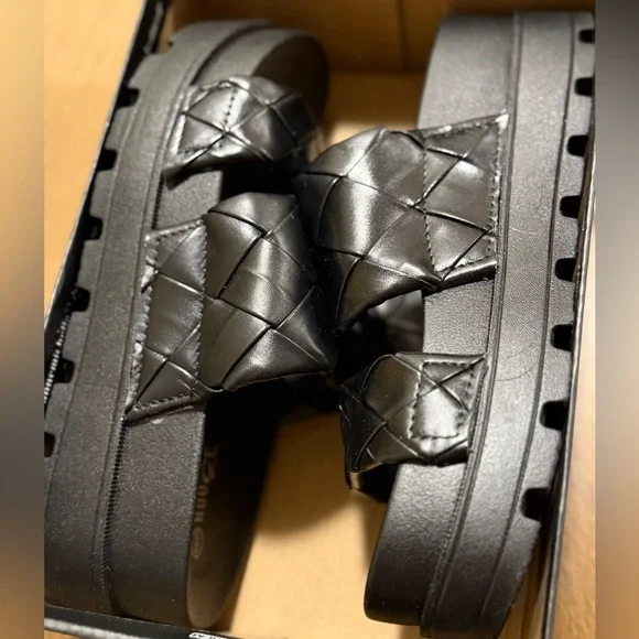 Women’s Black Woven Platform Sandals - Picture 3 of 3
